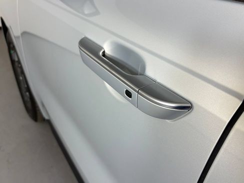 New 2026 Kia Carnival EX FWD image 12