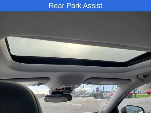Used 2025 Chevrolet Trax ACTIV w/ Sunroof Package FWD image 7