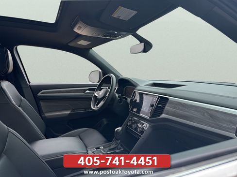 Used 2023 Volkswagen Atlas Cross Sport SE FWD image 11