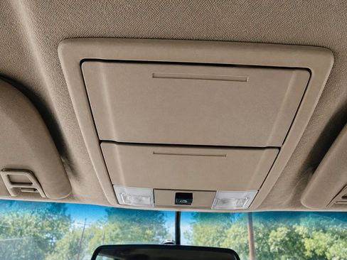 Used 2012 Ford F250 Lariat w/ Lariat Interior Pkg AWD/4WD image 19