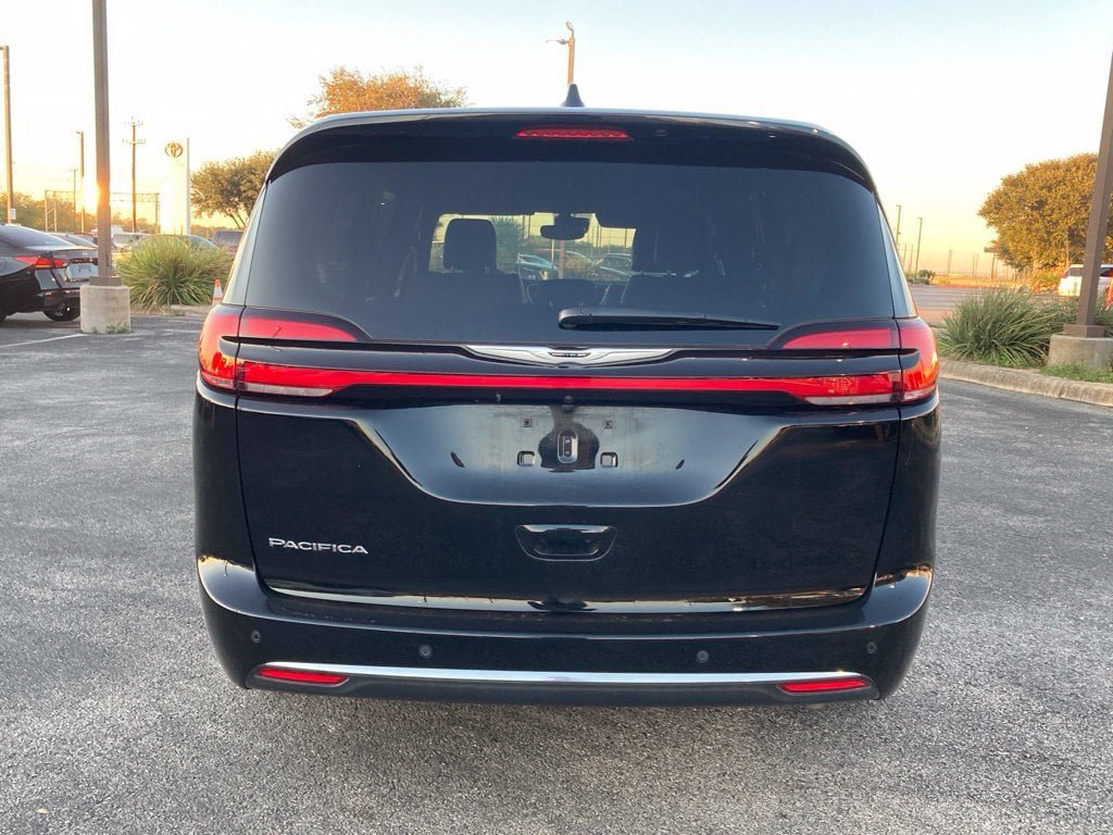 Used 2026 Chrysler Pacifica Select FWD image 6