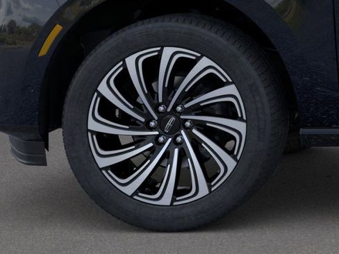 New 2026 Lincoln Navigator L Black Label AWD/4WD image 19
