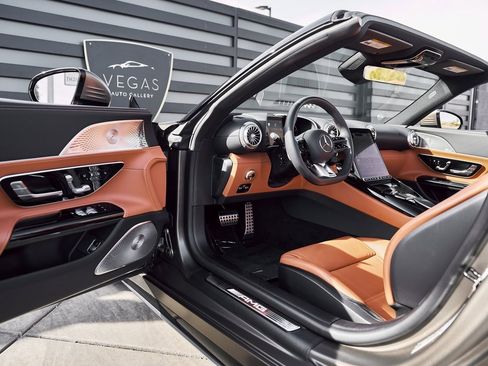 Used 2024 Mercedes-Benz SL 55 AMG 4MATIC image 20