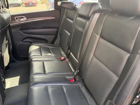 Used 2017 Jeep Grand Cherokee Limited w/ Luxury Group II AWD/4WD image 17
