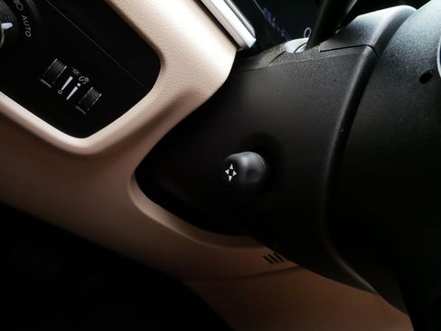 Used 2023 Jeep Grand Cherokee Limited w/ Luxury Tech Group II AWD/4WD image 28