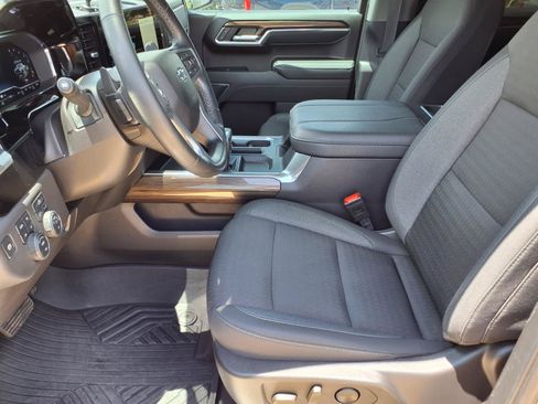 Used 2024 Chevrolet Silverado 1500 LT Trail Boss w/ LPO, Dark Essentials Package AWD/4WD image 14