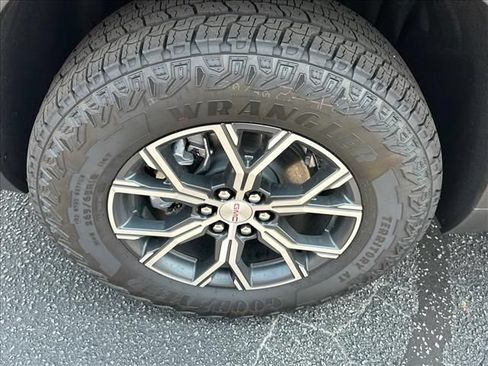 New 2026 GMC Acadia AT4 w/ Luxury Package AWD/4WD image 18