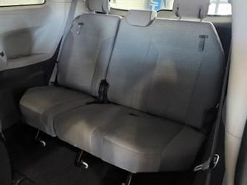 Used 2024 Toyota Sienna LE image 24