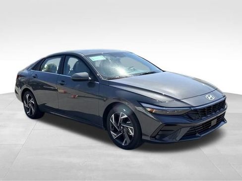 New 2026 Hyundai Elantra Limited FWD image 7