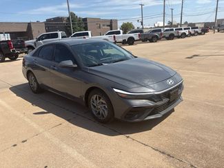 Used 2025 Hyundai Elantra Hybrid FWD video 1