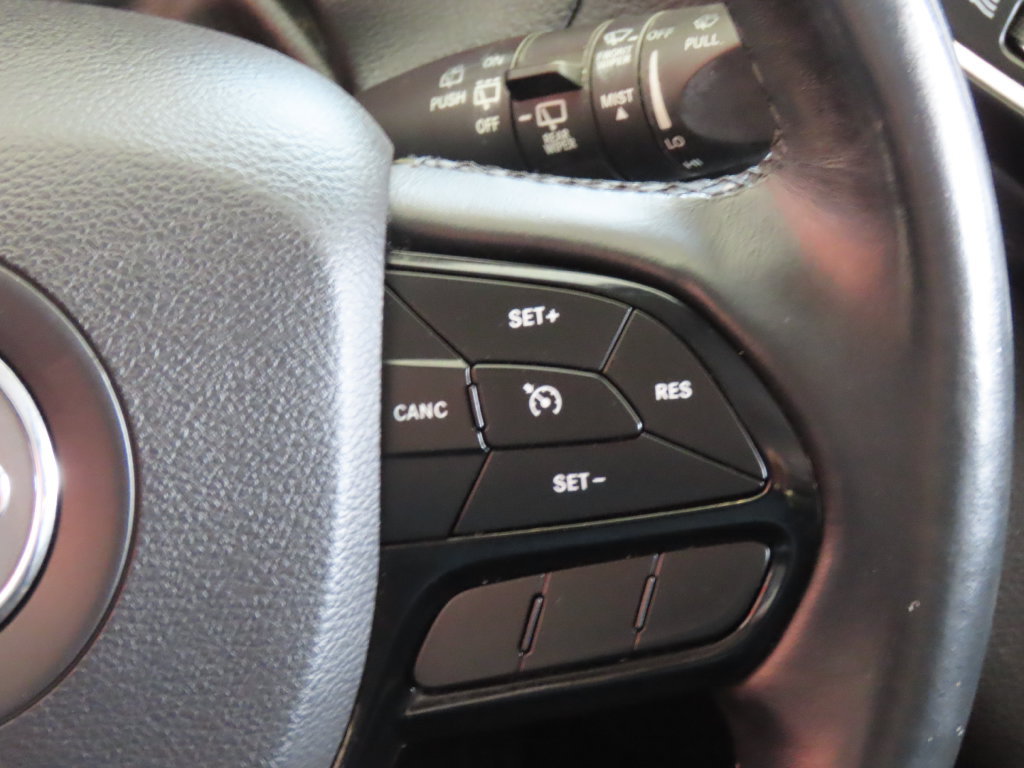 Used 2019 Jeep Cherokee Latitude Plus AWD/4WD image 53