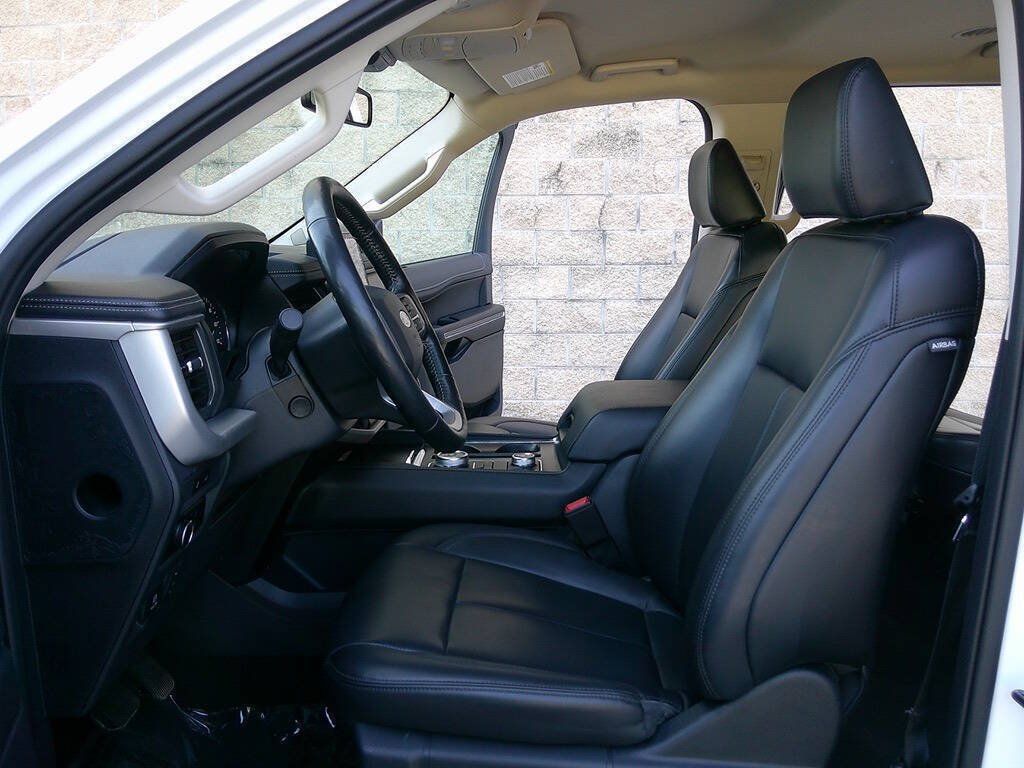 Used 2023 Ford Expedition XLT AWD/4WD image 9