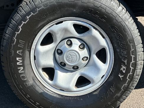 Used 2006 Toyota Tacoma PreRunner RWD image 23