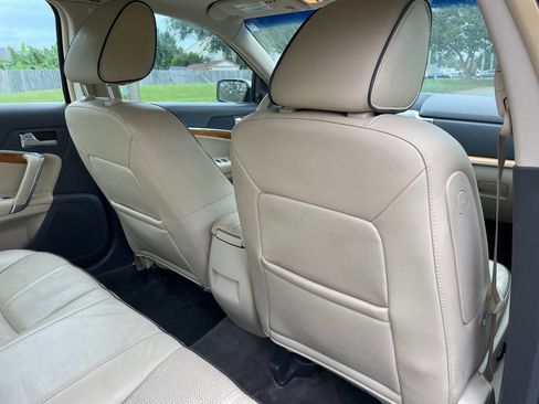 Used 2010 Lincoln MKZ image 21
