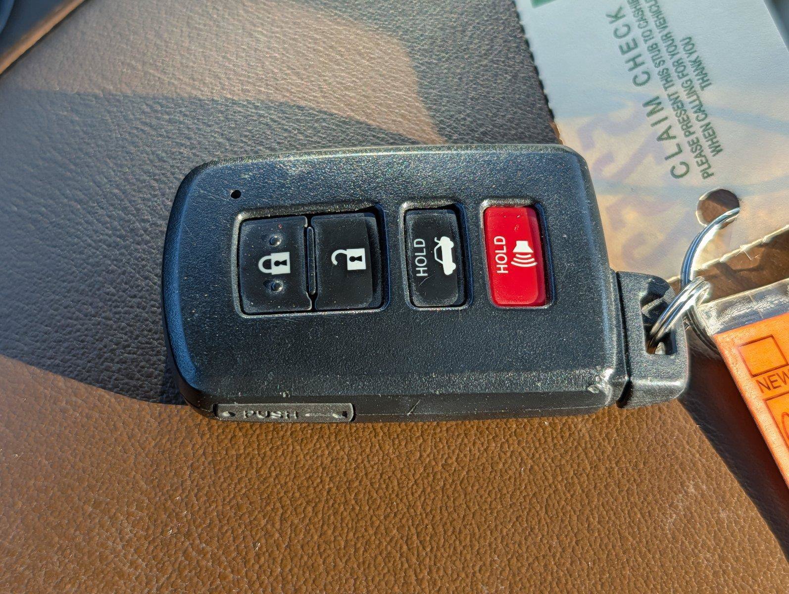 Used 2013 Toyota Avalon Limited FWD image 22