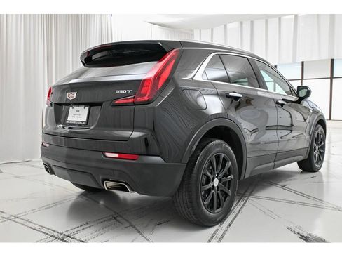 Certified 2023 Cadillac XT4 Luxury w/ Cold Weather Package image 7