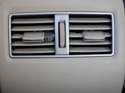 Used 2016 Nissan Maxima Platinum w/ Interior Lighting Package FWD image 39