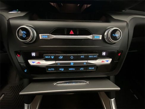 Used 2020 Ford Explorer XLT w/ Equipment Group 202A image 19