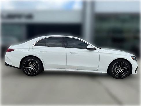 Used 2024 Mercedes-Benz E 350 4MATIC Sedan image 10