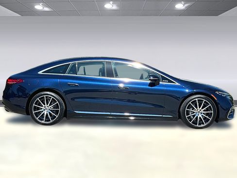 Used 2022 Mercedes-Benz EQS 580 4MATIC Sedan image 2