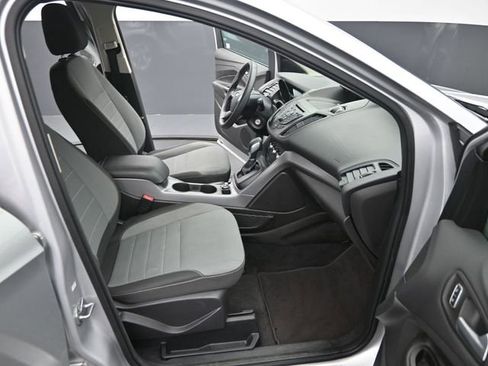 Used 2016 Ford Escape SE image 18