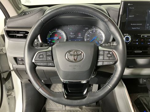 Used 2021 Toyota Highlander Limited image 15