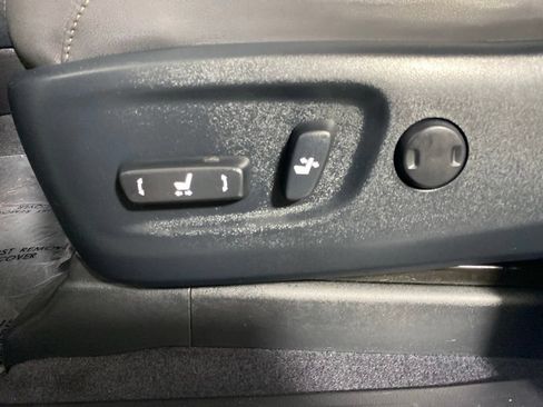 Used 2023 Lexus GX 460 Premium w/ Accessory Package AWD/4WD image 24