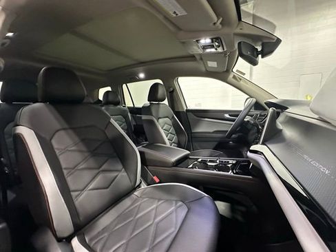 New 2026 Volkswagen Atlas Peak Edition image 16