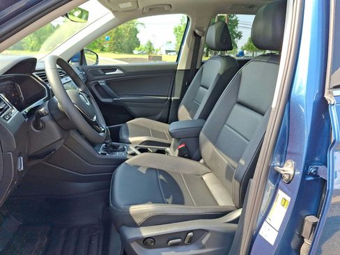 Used 2020 Volkswagen Tiguan SEL AWD/4WD image 10