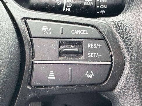 Certified 2024 Honda HR-V LX image 18