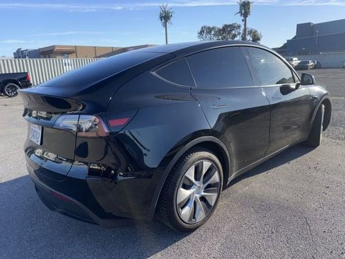 Used 2024 Tesla Model Y Long Range image 5