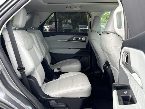 Used 2025 Ford Explorer Platinum w/ Ultimate Package AWD/4WD image 29