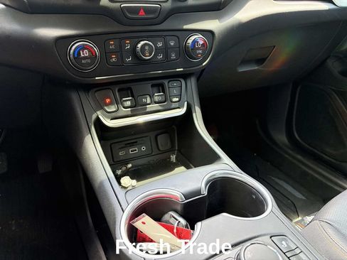 Used 2021 GMC Terrain SLT w/ Elevation Edition FWD image 15