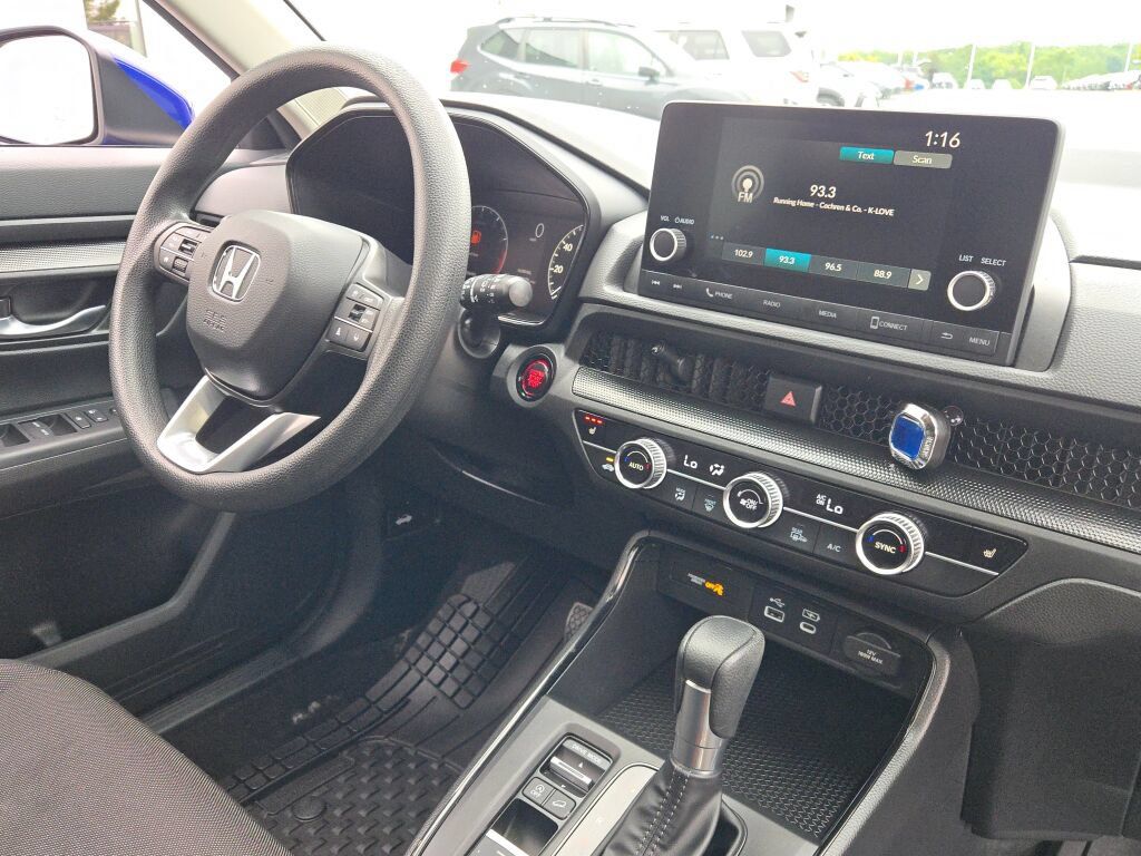 Used 2025 Honda CR-V EX image 8