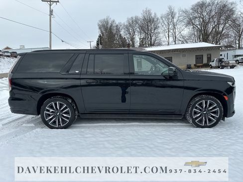 Used 2022 Cadillac Escalade ESV Sport w/ Touring Package image 7