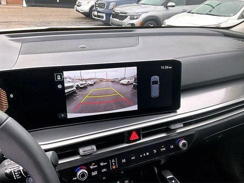 Certified 2025 Kia Sorento S w/ Panoramic Sunroof Package image 20