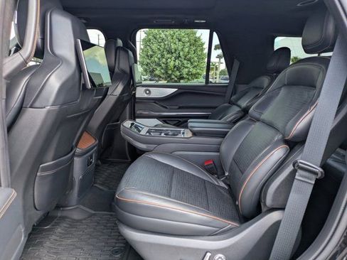 Used 2025 Lincoln Navigator Black Label AWD/4WD image 13