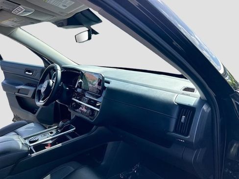 Certified 2025 Nissan Pathfinder SL AWD/4WD image 26