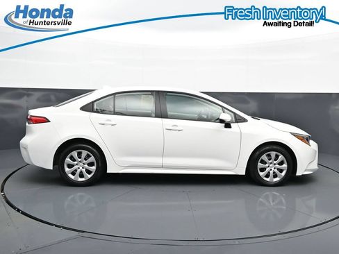 Used 2025 Toyota Corolla LE w/ Convenience Package FWD image 11