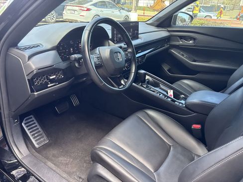 Used 2023 Honda Accord Sport image 10