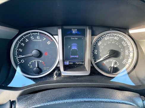 Used 2017 Toyota Tacoma Limited w/ Tow Package AWD/4WD image 29