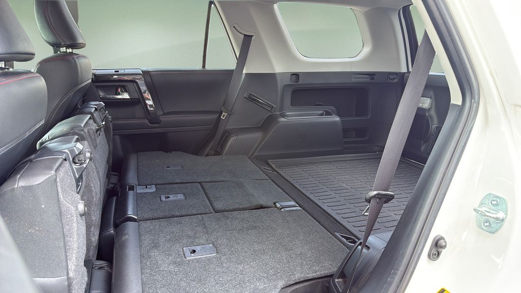 Used 2020 Toyota 4Runner Venture w/ Moonroof Package AWD/4WD image 19