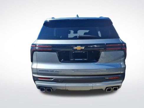 Used 2025 Chevrolet Traverse LT image 5