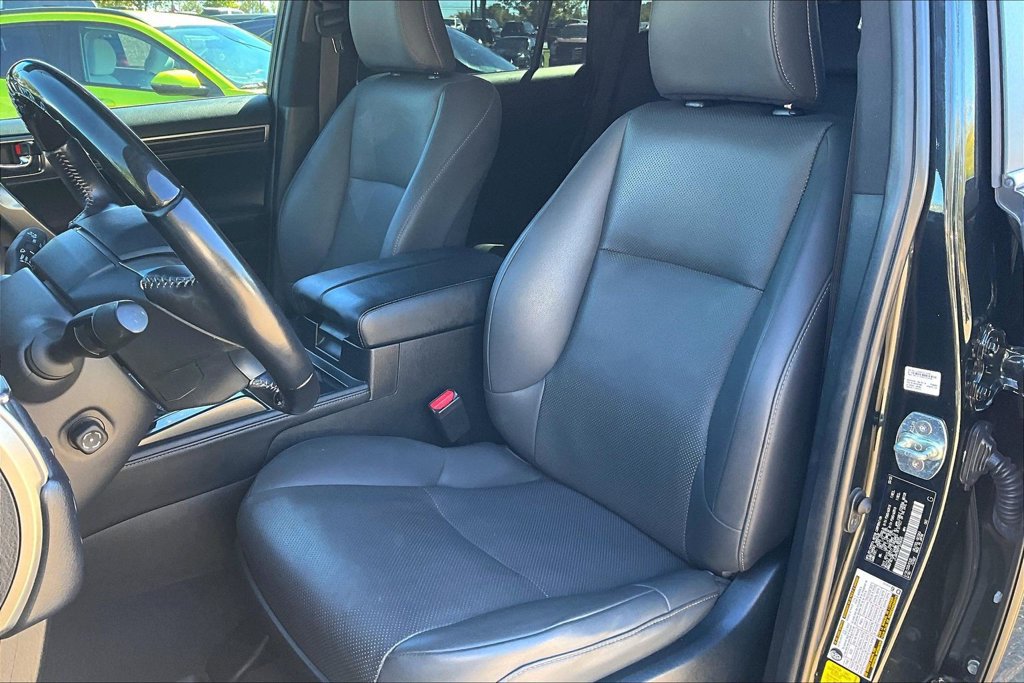 Used 2023 Lexus GX 460 Premium w/ Premium Package AWD/4WD image 24