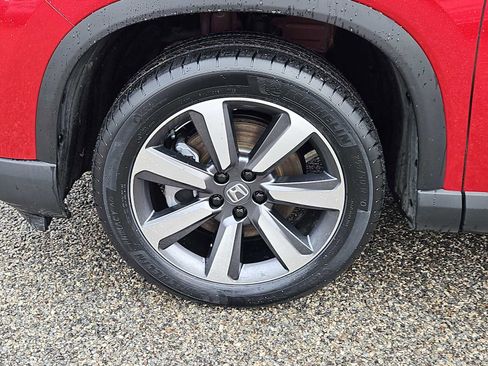 Certified 2025 Honda Pilot Touring image 7