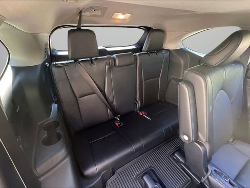 Used 2023 Toyota Highlander Platinum FWD image 26