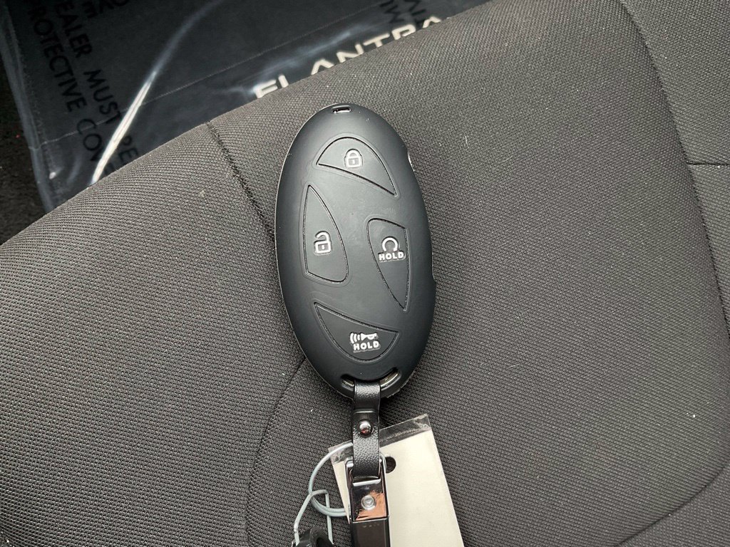 Used 2024 Hyundai Elantra SEL FWD image 26