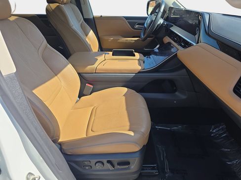 Used 2025 INFINITI QX80 Sensory AWD/4WD image 10