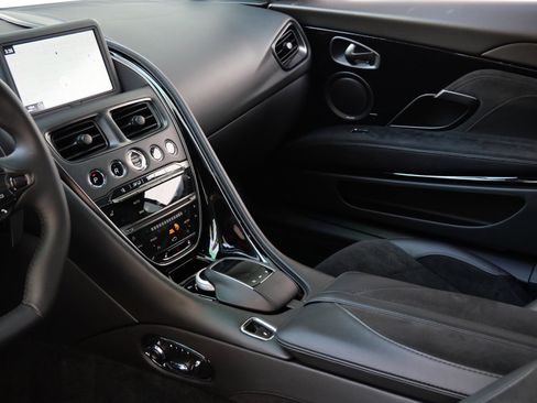 Used 2020 Aston Martin DBS Superleggera image 10