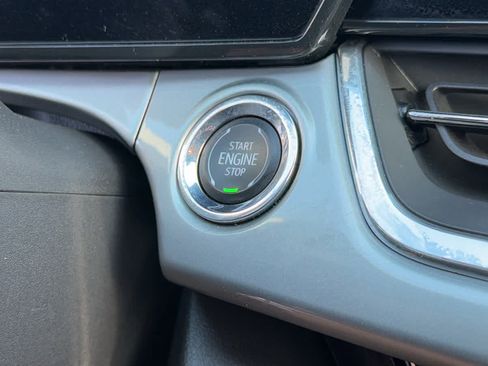 Used 2024 Chevrolet Trax LT FWD image 17
